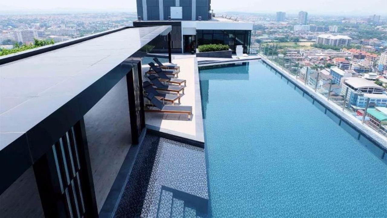 The Base Infinity Apartamento Pattaya Exterior foto
