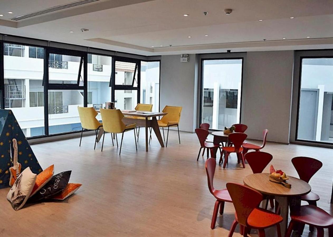The Base Infinity Apartamento Pattaya Exterior foto