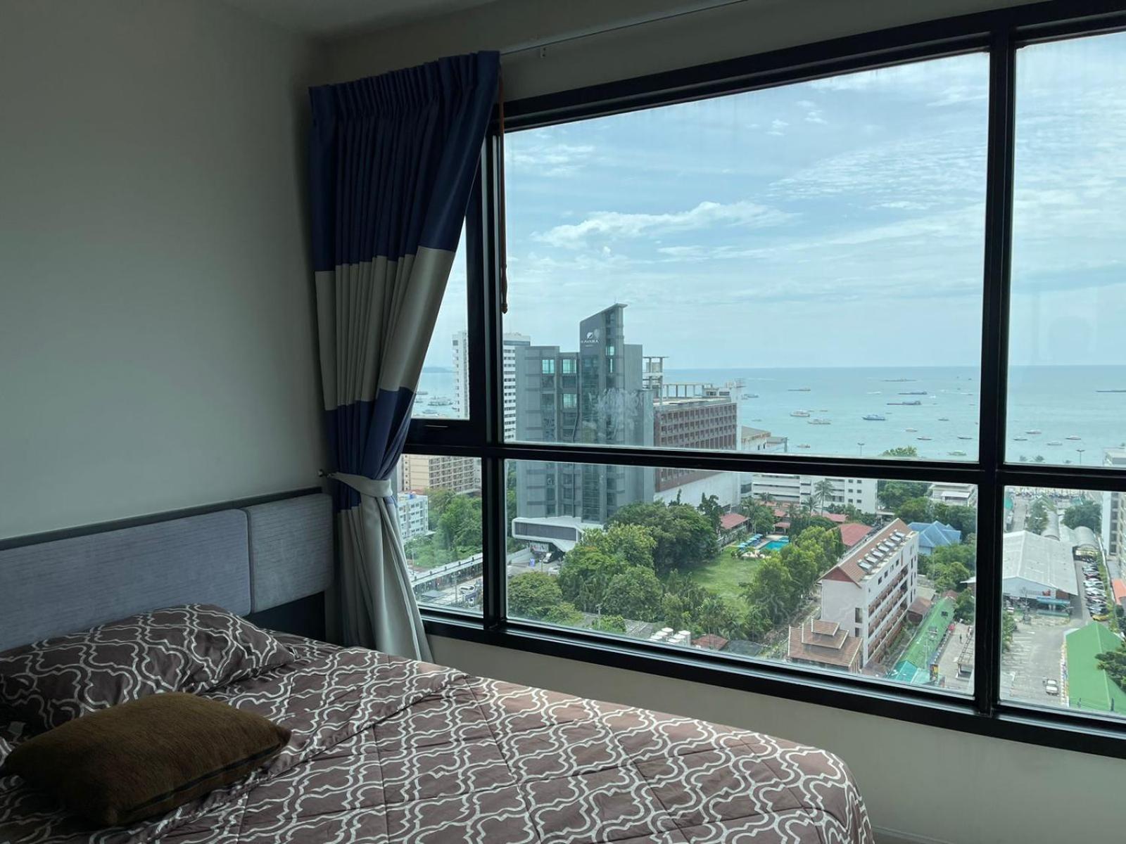 The Base Infinity Apartamento Pattaya Exterior foto