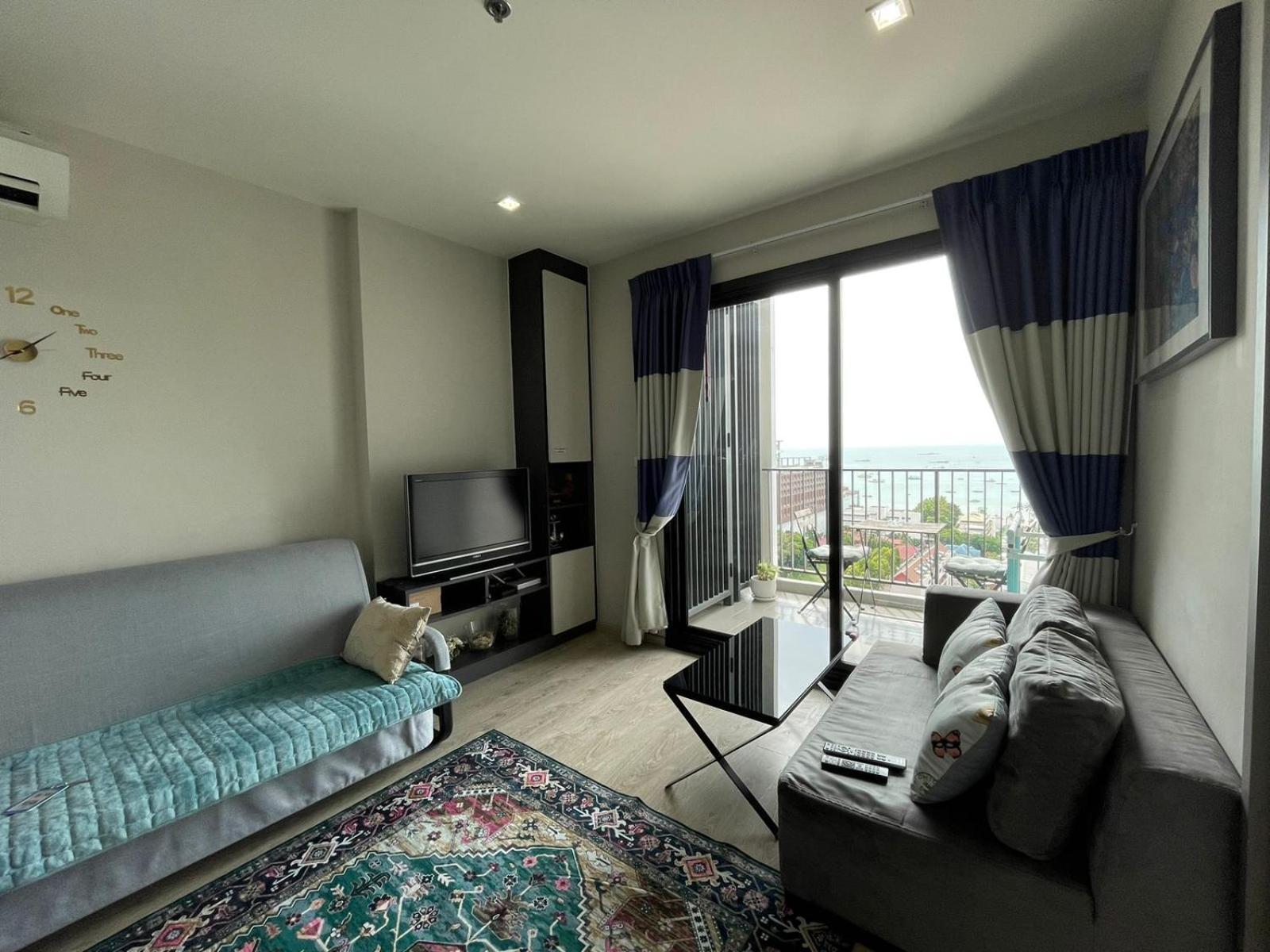 The Base Infinity Apartamento Pattaya Exterior foto
