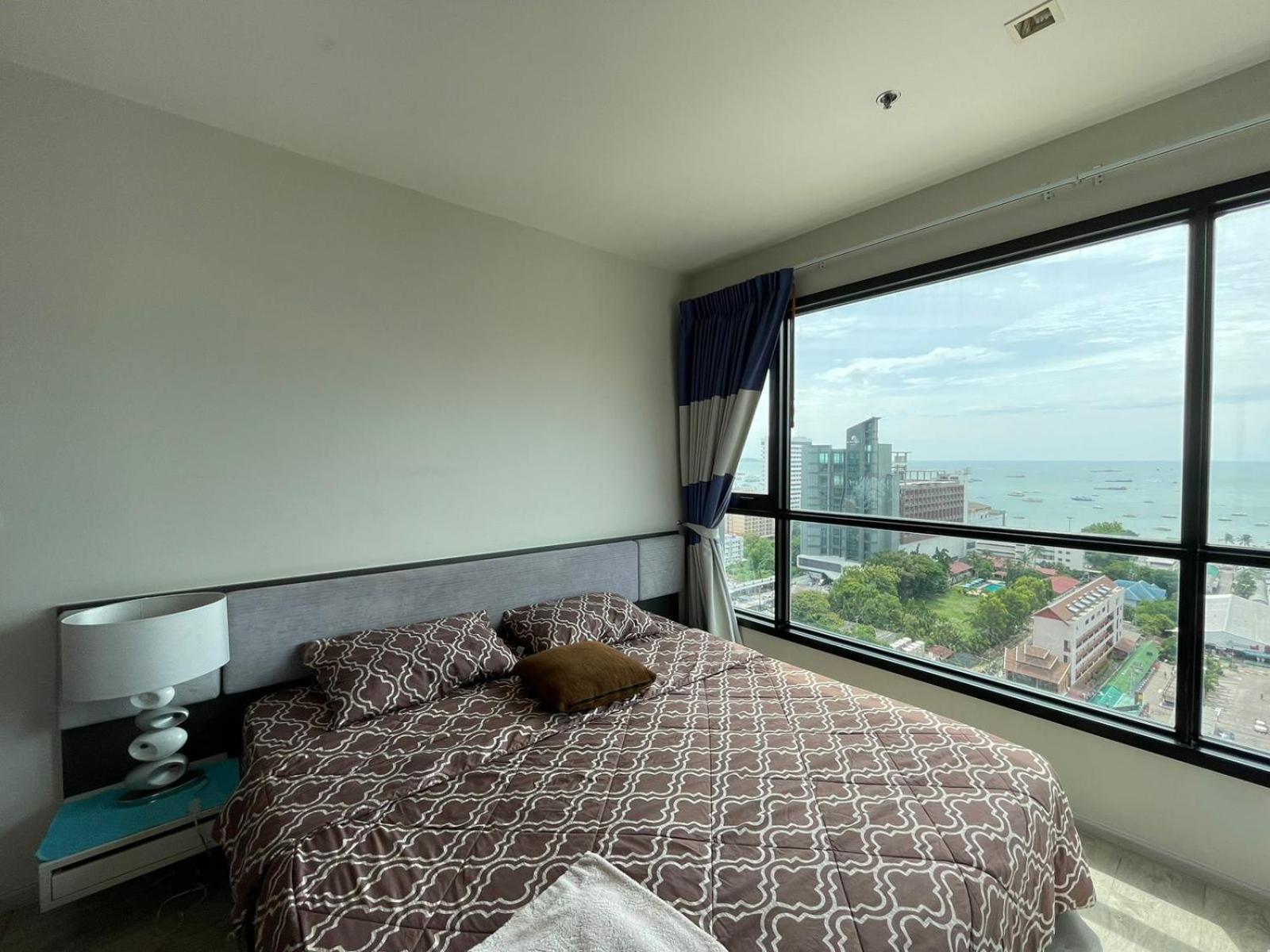 The Base Infinity Apartamento Pattaya Exterior foto